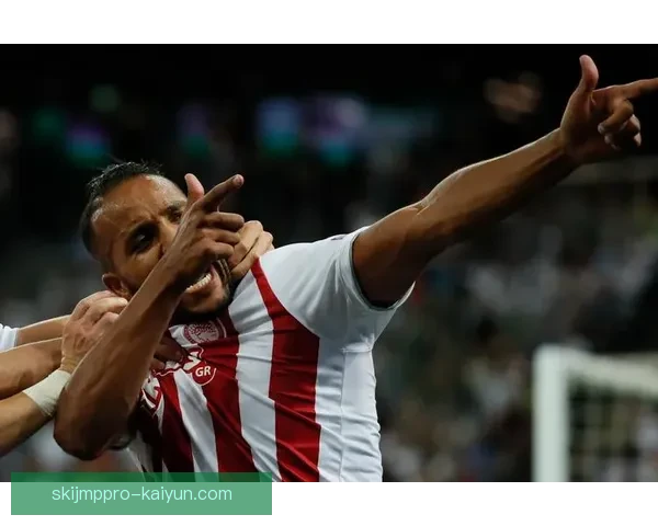 佛罗伦萨中场组织状态回暖，近期表现稳健引人关注