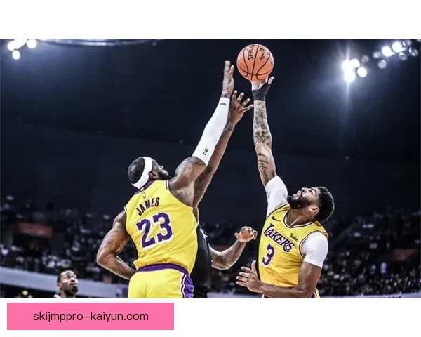 哥伦比亚队反击速度表现稳健，未来比赛值得关注